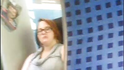 Sladka azijska princesa jaha belega kljunaca