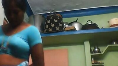 Slutty rdečelaska je razpoložena hrepenečega petelina in pripravljena na seks
