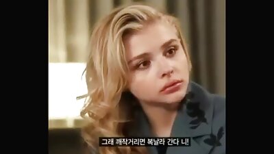 Dobro obešen žebljiček analizira lepo evroblondino do orgazma