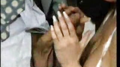 Očarljive piščančke, ki jih je nabodel polbratov obseden prijatelj