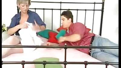 Lezbijke pokličejo moškega, da pokažejo, kaj je prava spolna zabava