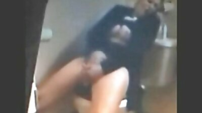 Sladka rjavolaska med seksom pokaže svoj rit pred kamero