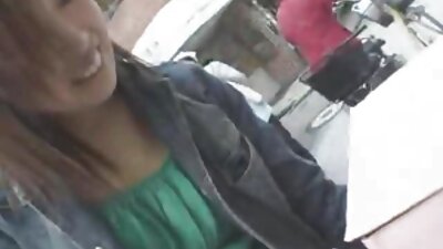 Modrooka ljubica izgleda odlično v tem domačem videu