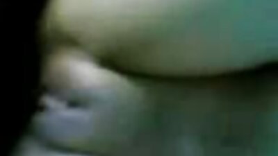 Dani Daniels v svojo spalnico povabi žebljica z naramnicami na prijeten kurba